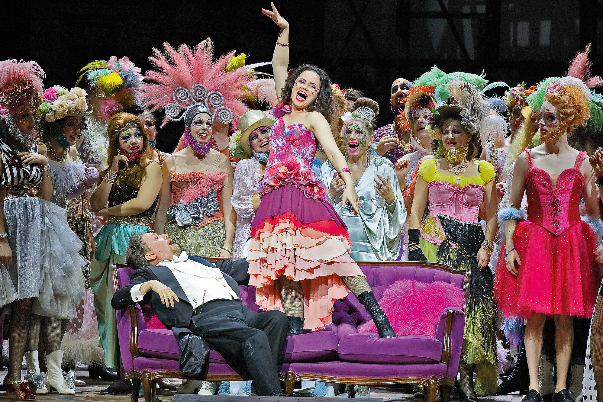 Die Münchner Fledermaus 2023 mit Georg Nigl und Katharina Konradi. Foto: Wilfried Hoesl 