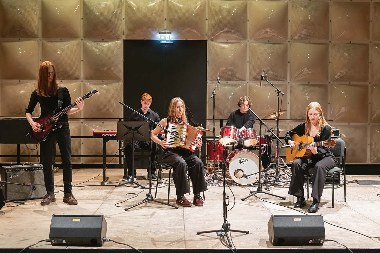 Die Gruppe des Robert-Schuman-Gymnasium Saarlouis mit „Über.Weiter.