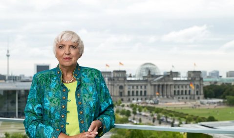 Staatsministerin für Kultur und Medien Claudia Roth. Foto © J. Konrad Schmidt.