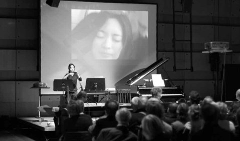 Die Pianistin Rei Nakamura während ihrer Performance. Foto: Kai Hanneken