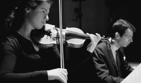 Virtuoses Duo: Anna und Andreas Skouras mit Charles Wuorinens „Six pieces for Violin and Piano“. Foto: Astrid Karger