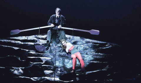 Mojca Erdmann und Johannes Martin Kränzle in Rihms „Dionysos“. Foto: Charlotte Oswald