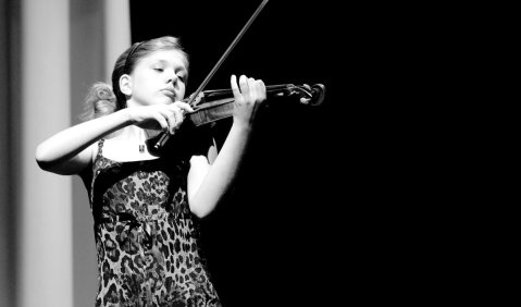Musik als Lebensziel: die junge Geigerin Judith Stapf. Foto: Hochschule für Musik und Tanz Köln