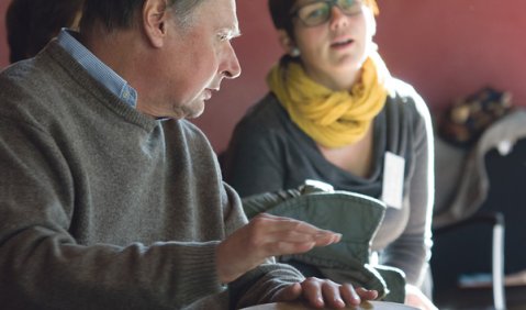 Blick in die Workshops: Teilnehmer aus zwei Generationen proben „Bandarbeit im Live-Arrangement“. Foto: Martin Hufner