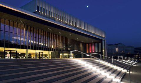 Alles andere als luzide oder elegant: das neue Linzer Musiktheater. Foto: Sigrid Rauchdobler