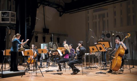 Bei der Probenarbeit: das 2006 gegründete Ensemble folkwang modern. Foto: Heike Kandalowski