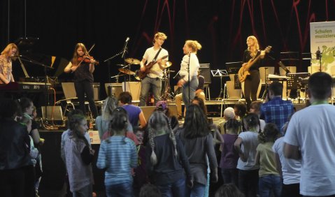 Begegnungskonzert beim BMU-Festival „Schulen Musizieren“ 2017 in Karlsruhe. Foto: Björn Tischler