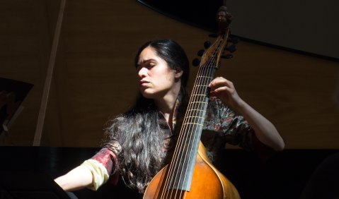 Lichtgestalt an der Gambe: Lucile Boulanger. Foto: Juan Martin Koch