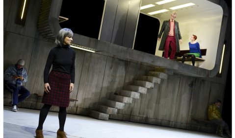 Minsk in Heilbronn: Ksenija Lukic, Niklas Romer und Johanna Greulich in Ian Wilsons Kammeroper. Foto: Fotostudio M 42