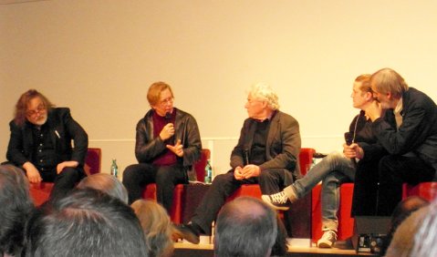 Ohne Vermittlungsblabla: Brian Ferneyhough, Georg Friedrich Haas, Gerhard R. Koch, Lars Petter Hagen und Helmut Lachenmann im Gespräch. Foto: Georg Beck