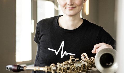 Hoffnungsfrohe Kuratorin des Kölner Winterjazz-Festivals: Angelika Niescier. Foto: Veranstalter