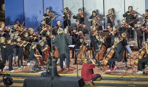 Gewachsene Gemeinschaft: die Streicherakademie Hannover. Foto: Axel Herzig