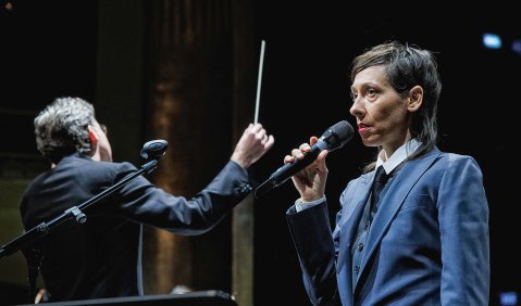 Verdichtete Sprache: Jelena Kuljic und das Jewish Chamber Orchestra Munich. Foto: Thomas Dashuber