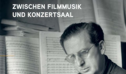 Shwarzweißes Buchcover mit orangenem Titel: "Franz Waxman. Zwischen Filmmusik und Konzertsaal" Ingeborg Zechner