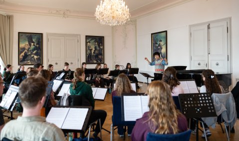 Der LandesJugendChor bereitet sich in der Landesmusikakademie Engers auf seine Konzerte auf (Laura Brichta 2024)