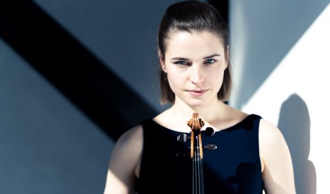 Charlotte Thiele (Violine). Foto: Björn Kadenbach