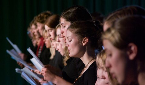 Auch Chor. Die AG Neue Musik Grünstadt. Foto: Hufner